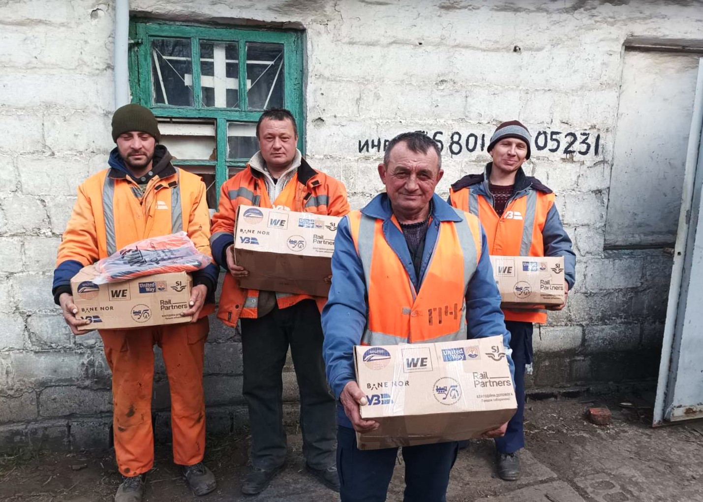 Ukrainian Railway workers receive food packages funded by Rail Partners with Ukraine